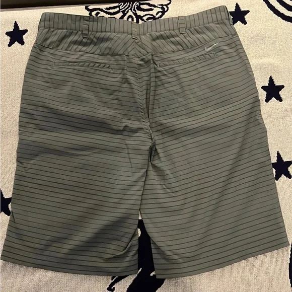 Nike Golf Shorts - Picture 2 of 2